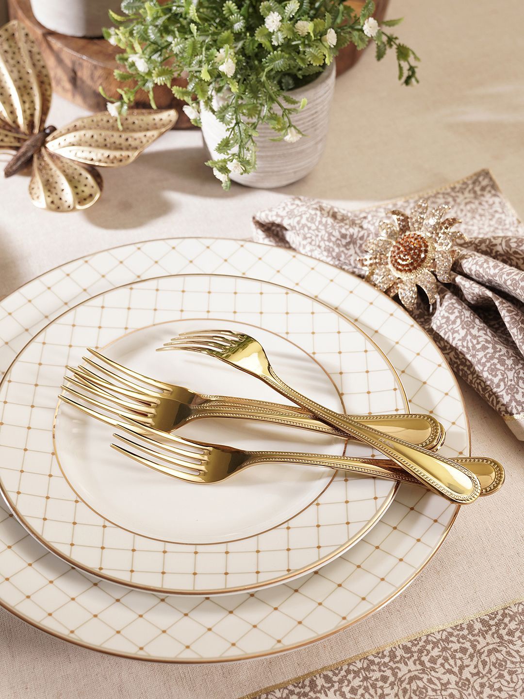 

Pure Home and Living Gold-Toned Set Of 4 Stainless Steel Dessert Forks