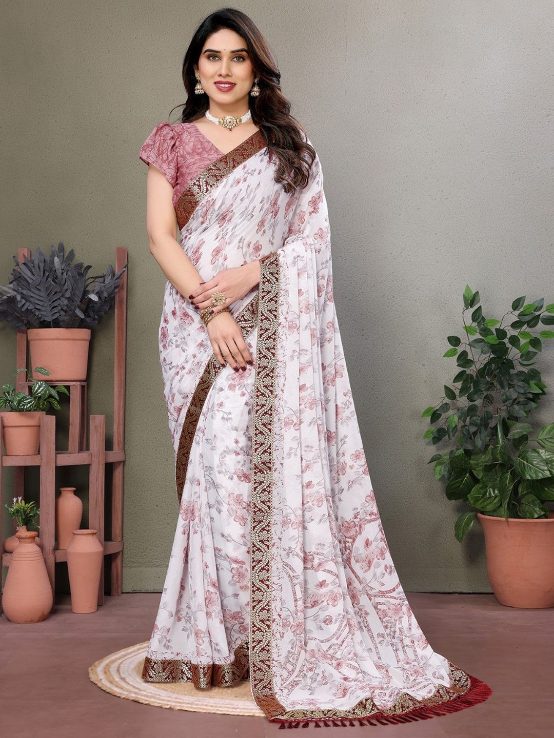 

KALINI Floral Printed Zari Saree, Peach