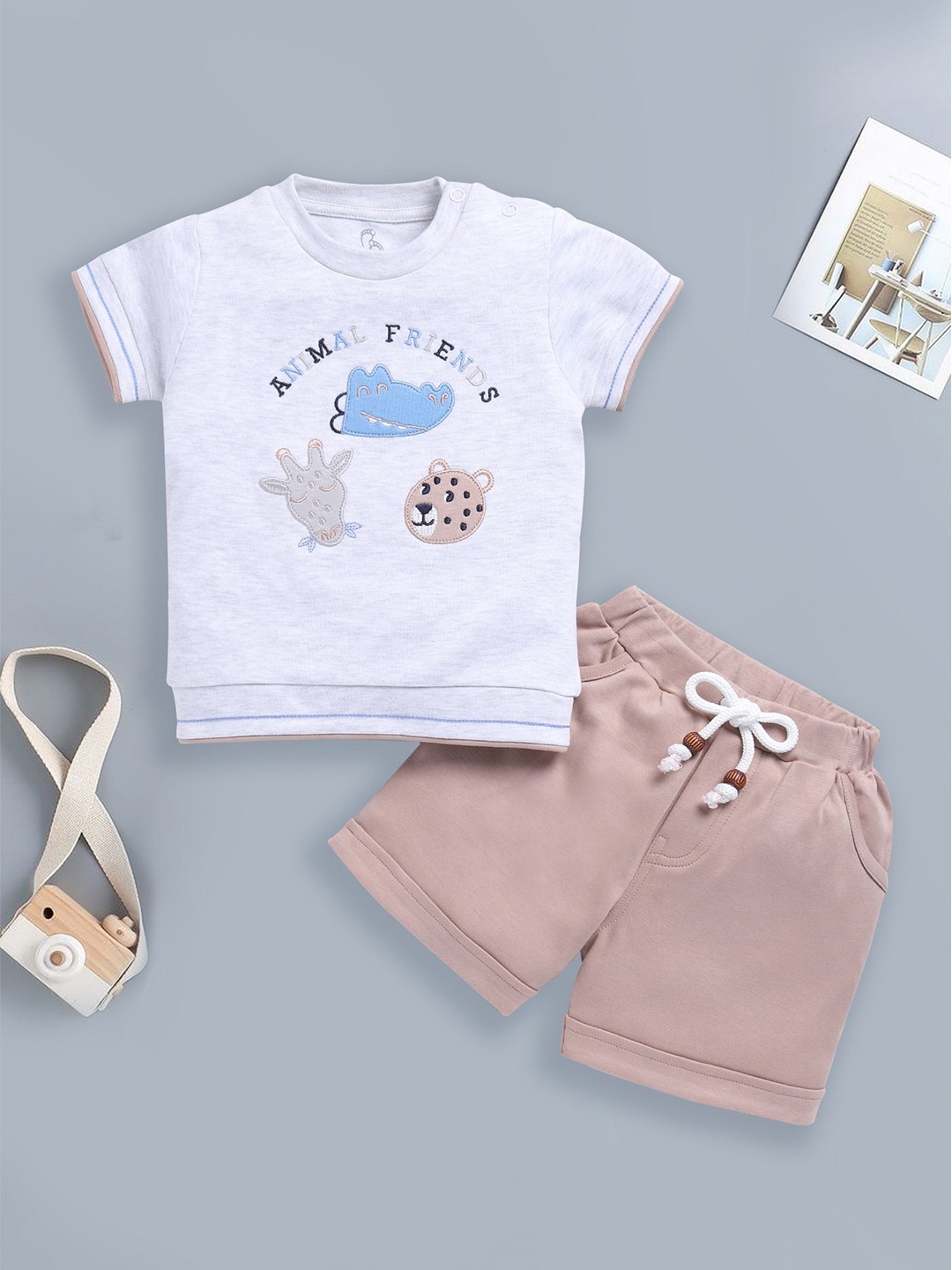 

BABY GO Boys Embroidered Round Neck T-shirt With Shorts, White