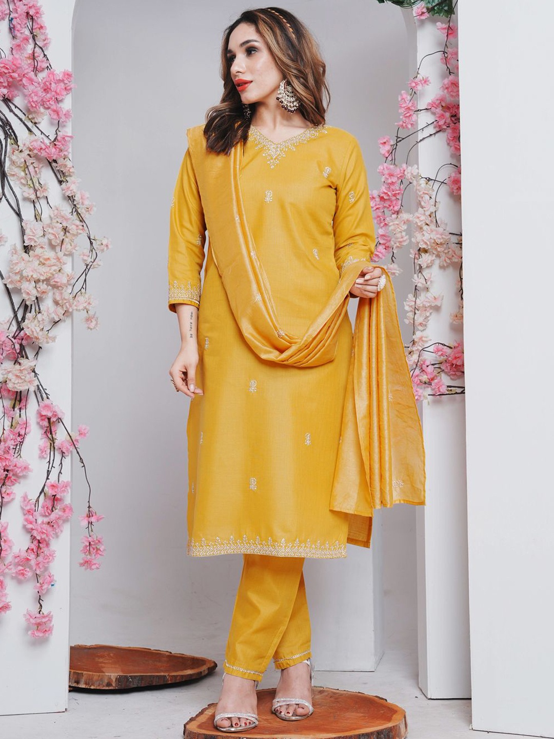 

ARADHNA Floral Embroidered V-Neck Straight Kurta With Trousers And Dupatta, Yellow