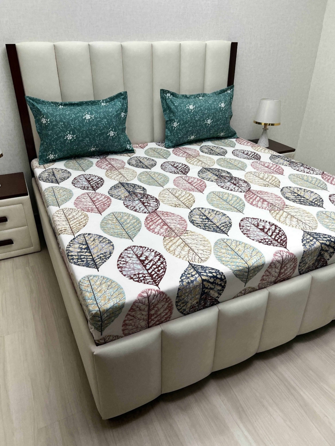 

Pure Decor White & Green Floral Printed 220 TC King Bedsheet Set 2.74 m x 2.74 m