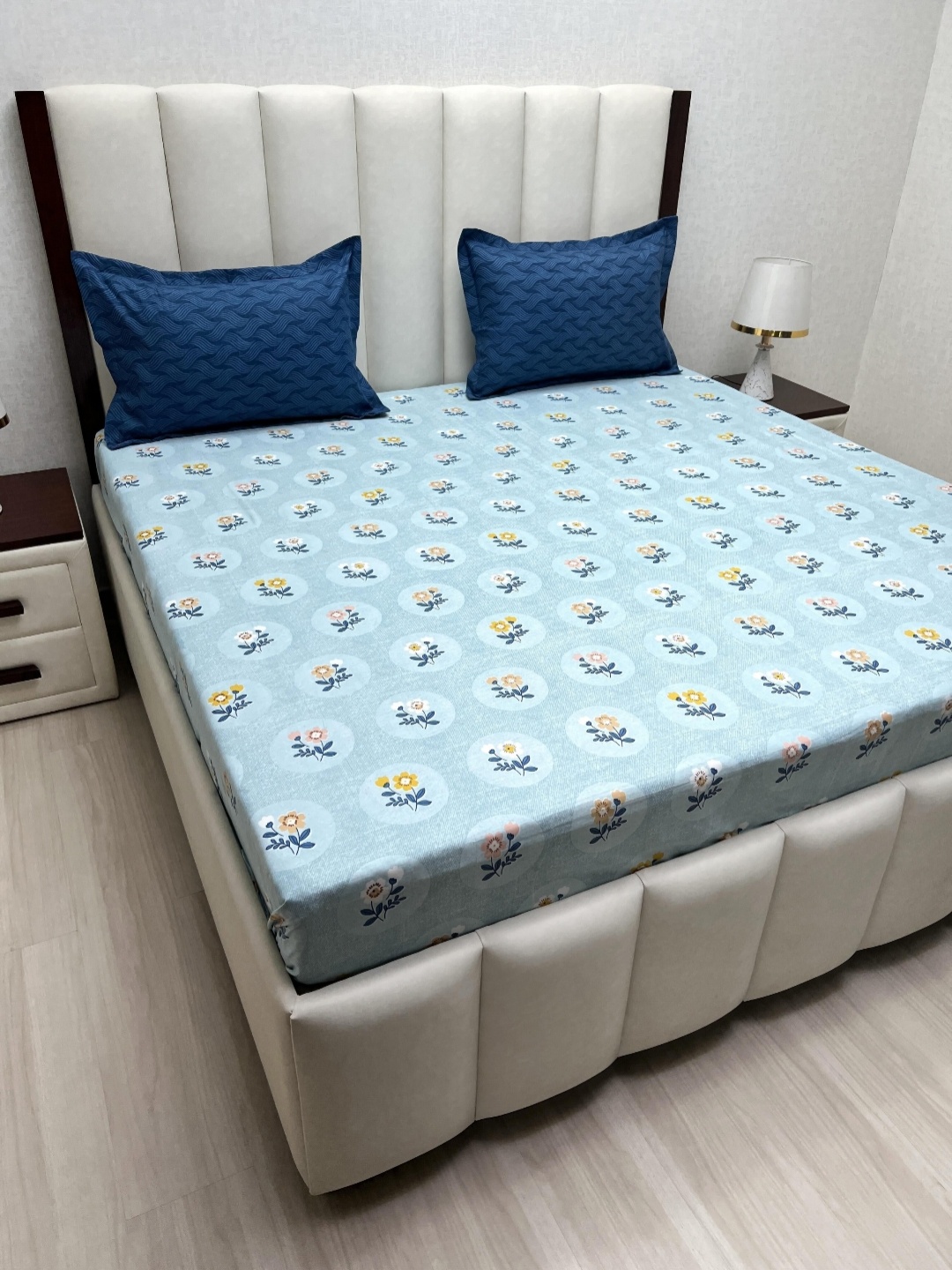 

Pure Decor Blue & Navy Blue Floral Printed 210 TC King Bedsheet Set 2.74 m x 2.74 m