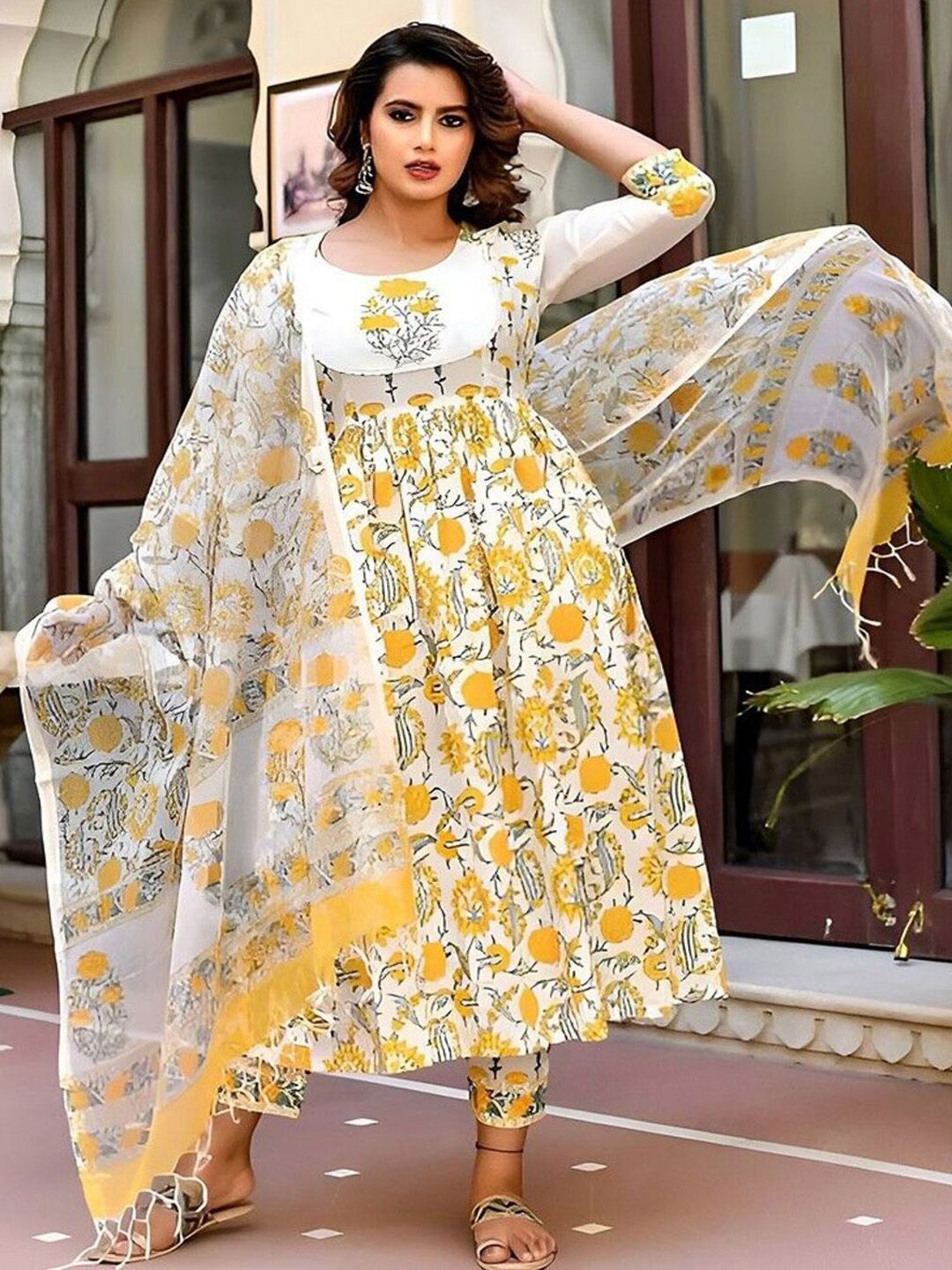 

DIVASTRI Floral Printed Round Neck Empire Anarkali Kurta With Trouser & Dupatta, Yellow