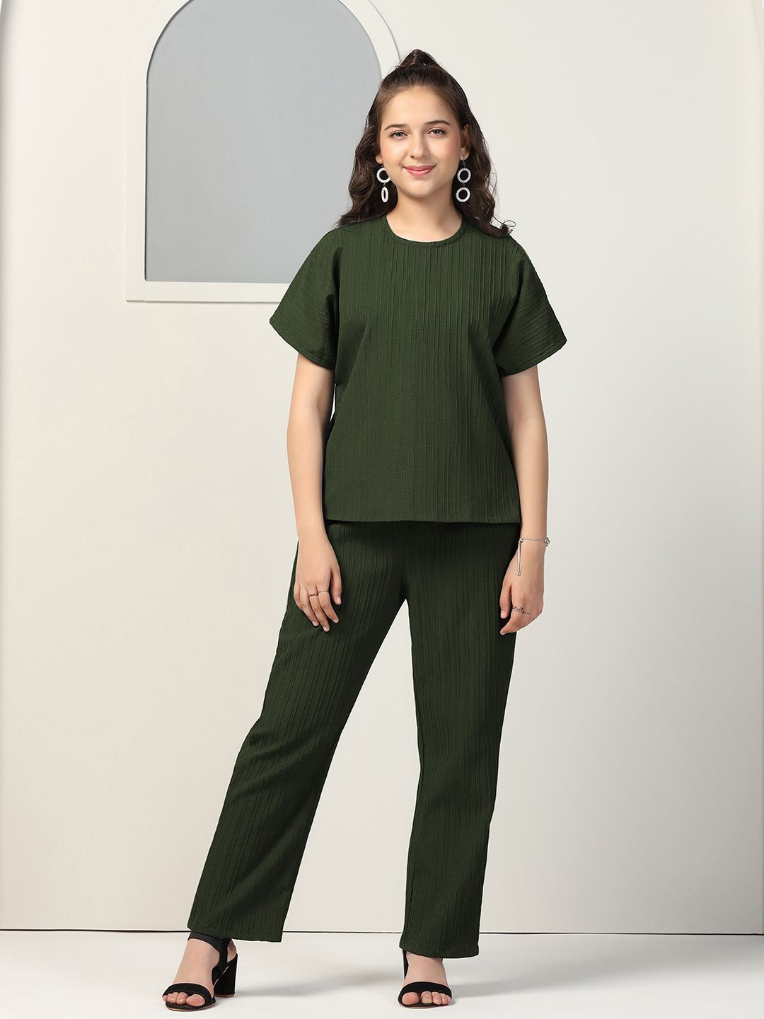 

YK Girls Round Neck T-Shirt With Trouser, Olive
