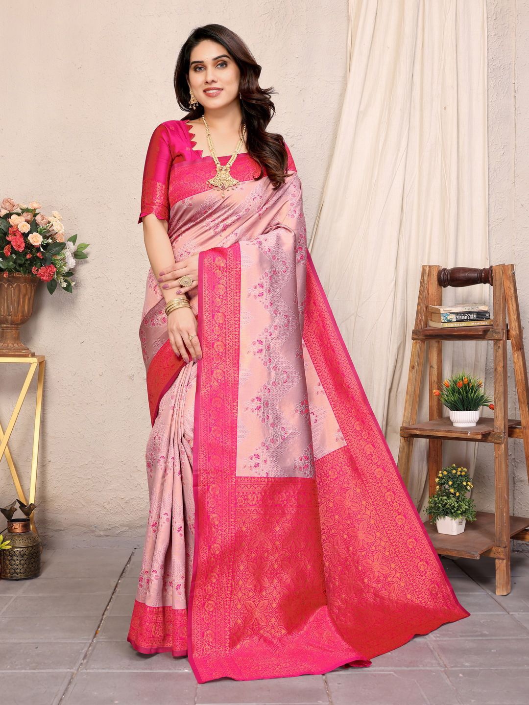 

DIVASTRI Woven Design Zari Banarasi Saree, Pink