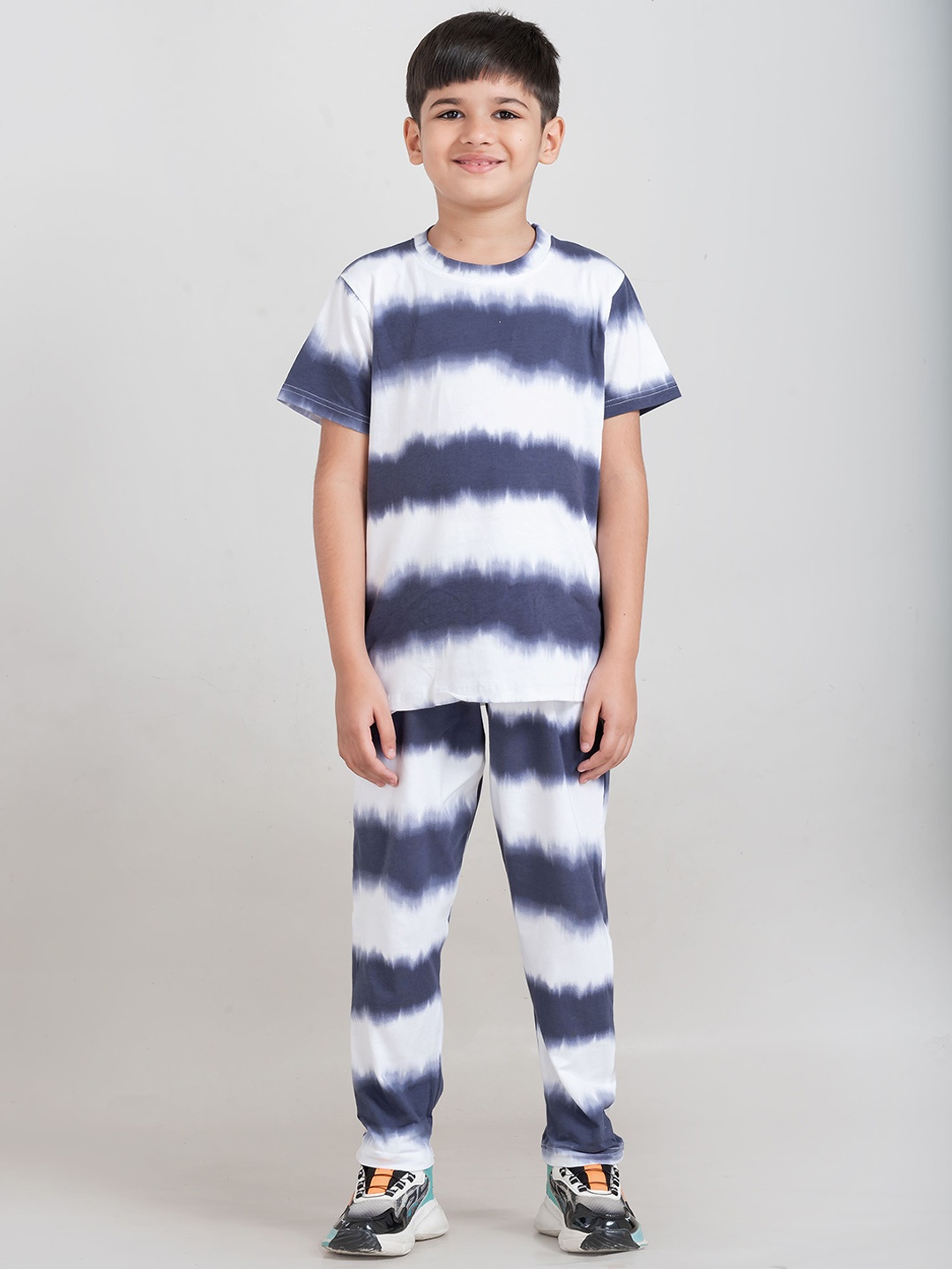 

Taatoom Boys Striped Night suit, Navy blue