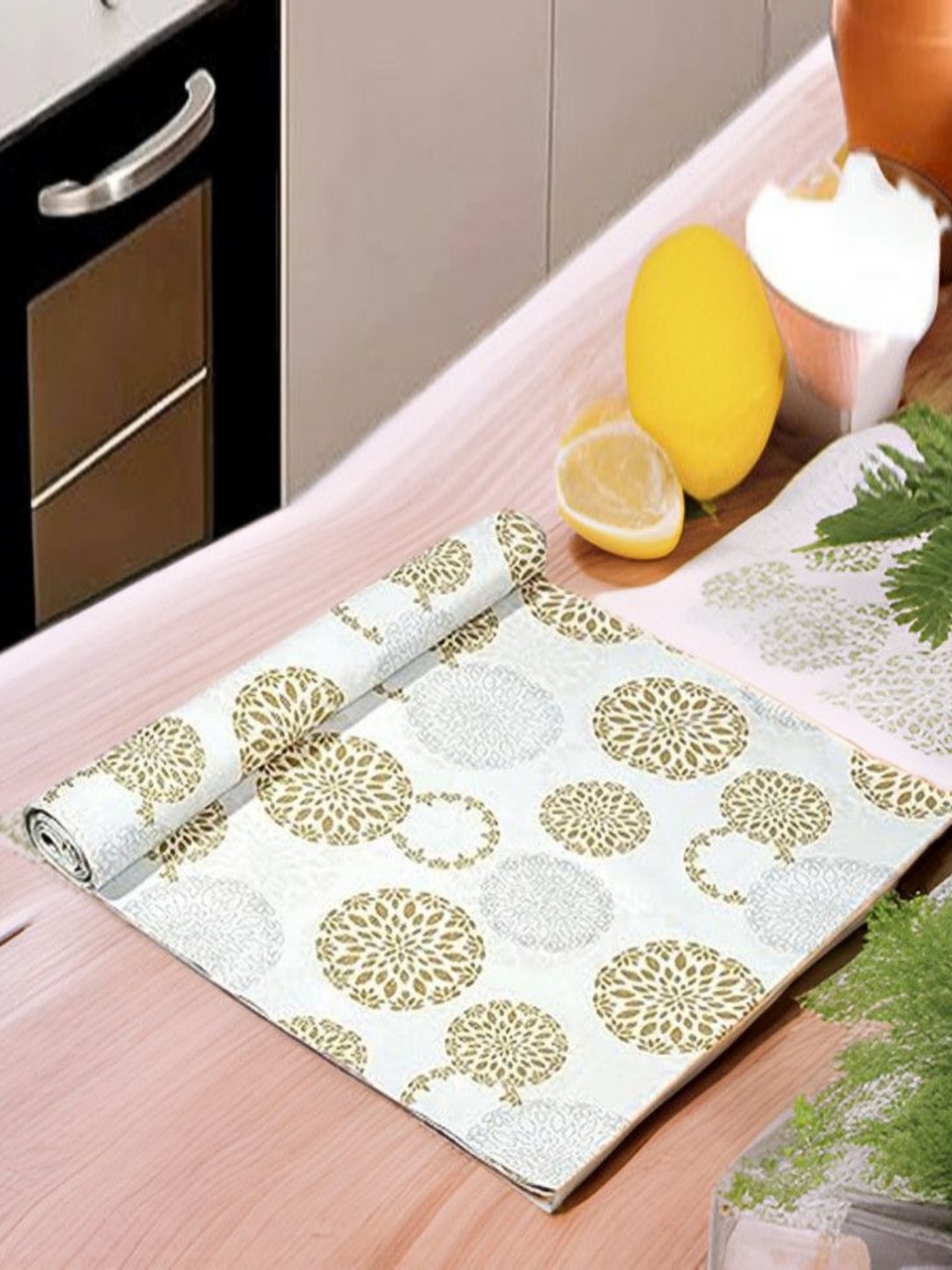 

REVEXO White & Beige Printed Water-Resistant Shelf Liner