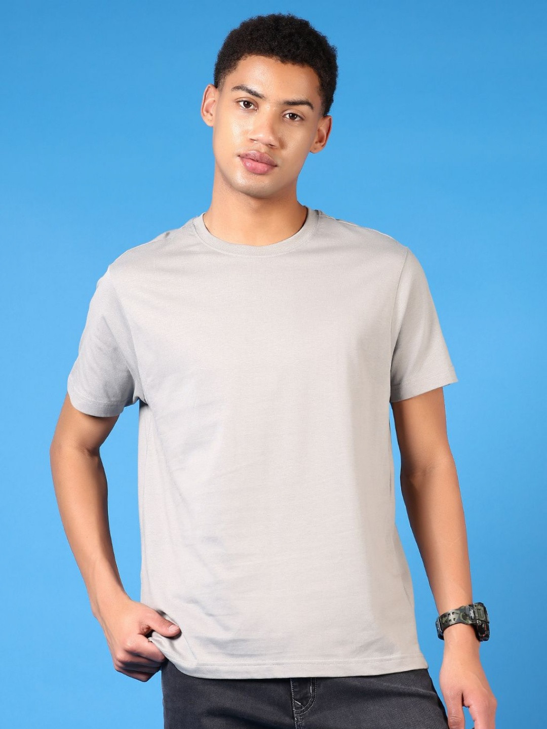 

V-Mart Men Solid Round Neck Cotton T-shirt, Grey