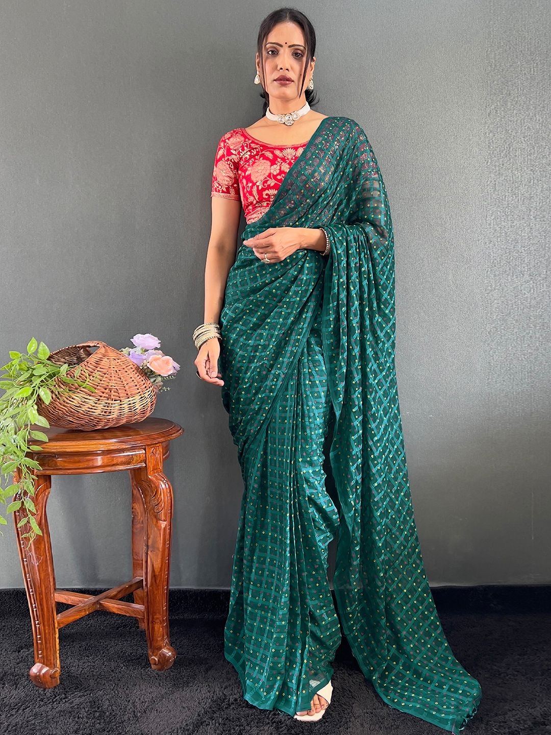 

Mitera Bandhani Printed Saree, Teal