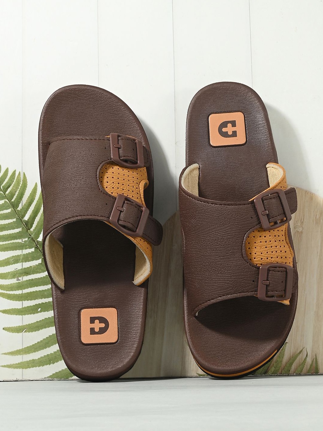 

DOCTOR HEALTH SUPER SOFT Men Slip-On Flip Flops, Brown