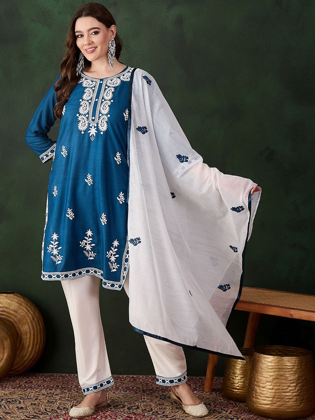 

HERE&NOW Floral Embroidered Straight Thread Work Kurti With Salwar And Dupatta, Teal