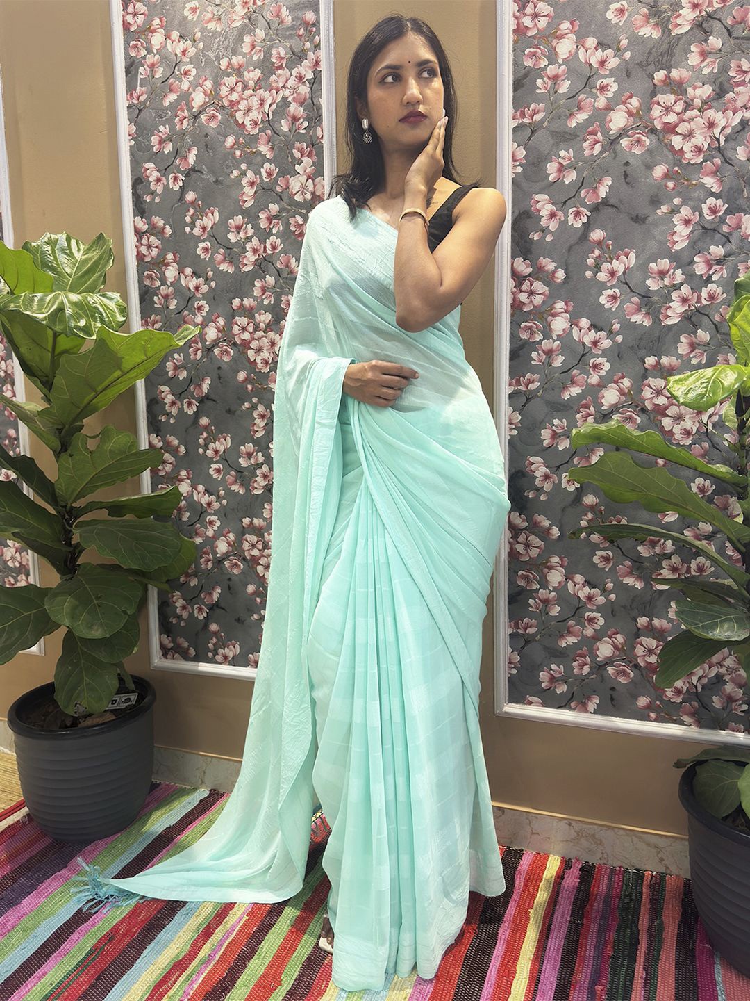

HELLA FASHIONS Striped Saree With Blouse Piece, Green