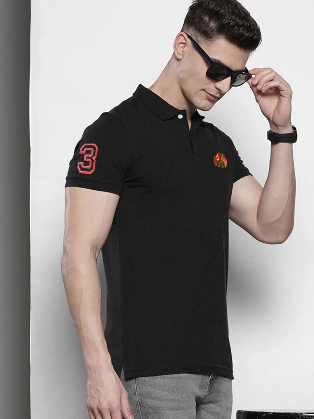 

MERRIMENT Men Solid Polo Collar Cotton T-shirt, Black