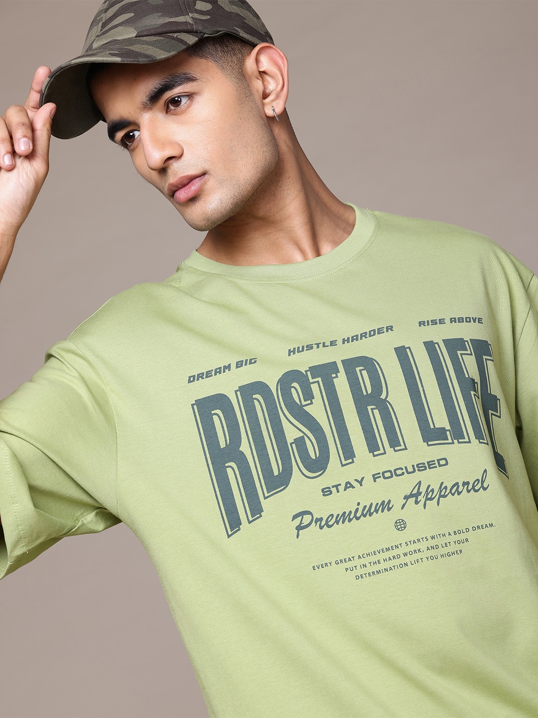 

The Roadster Lifestyle Co. Brand Logo Printed Relaxed Pure Cotton T-shirt, Green