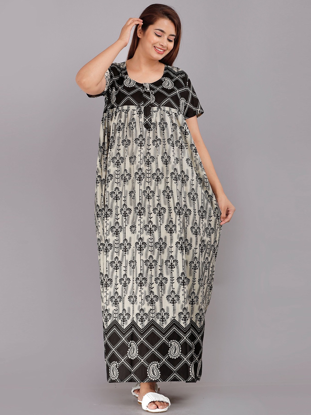 

PR PINK ROYAL Women Printed Maxi Nightdress, White