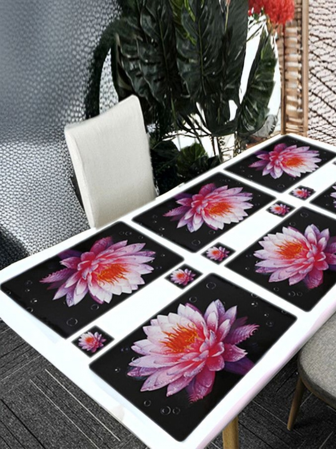 

REVEXO 6Pc Black & Pink Printed Rectangle Costers & Table Placemats