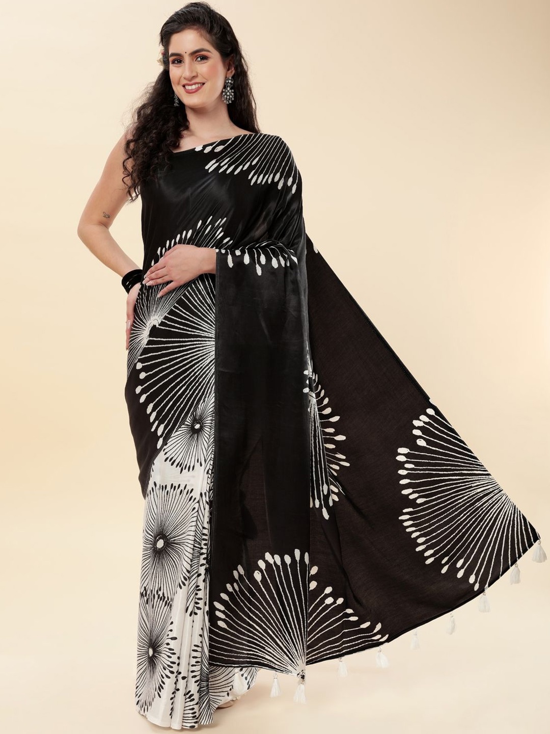 

Suha Floral Printed Satin Saree, Black
