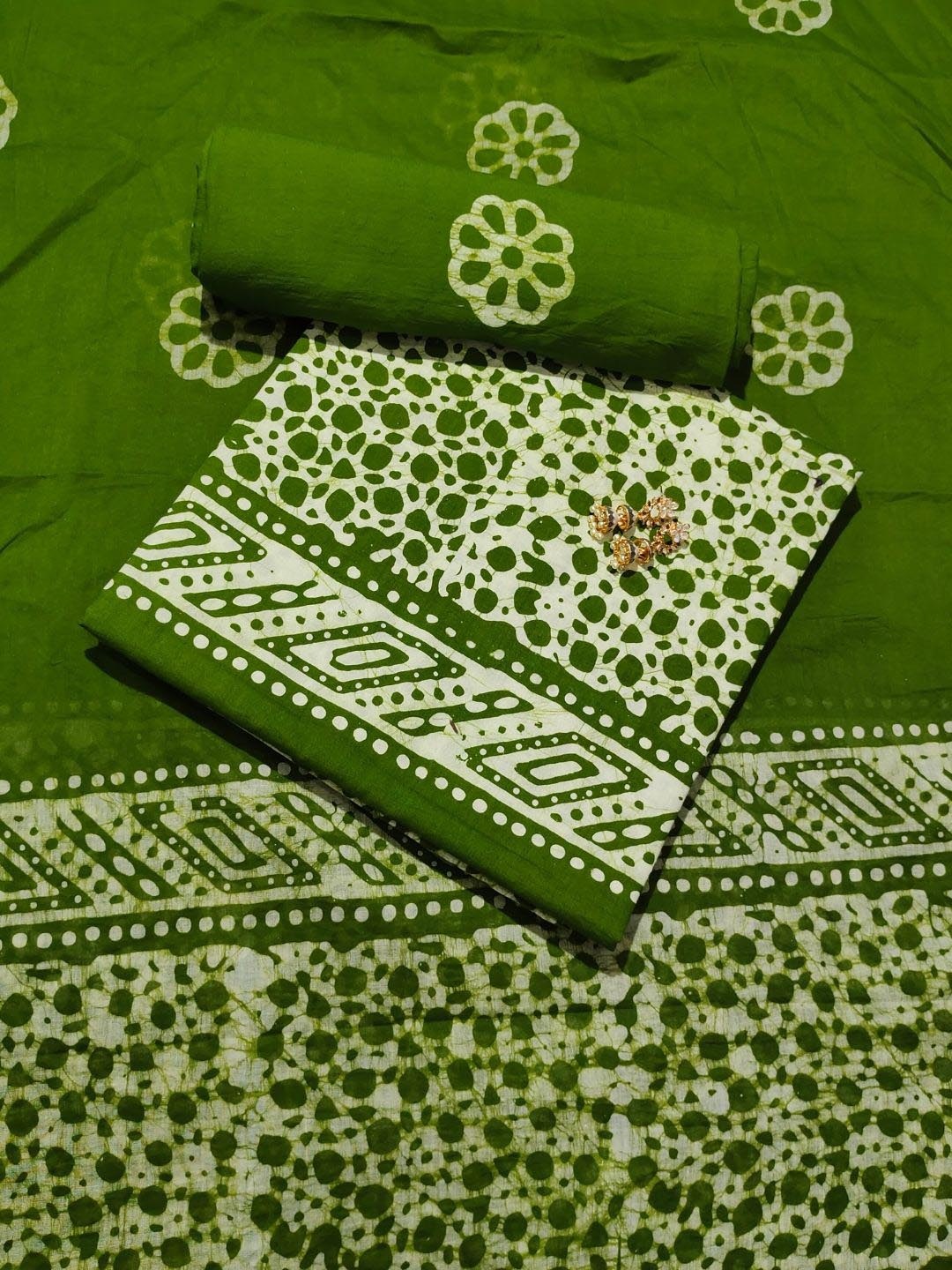 

Farooq Dyeing Floral Batik Dyed Pure Cotton Unstitched Dress Material, Green