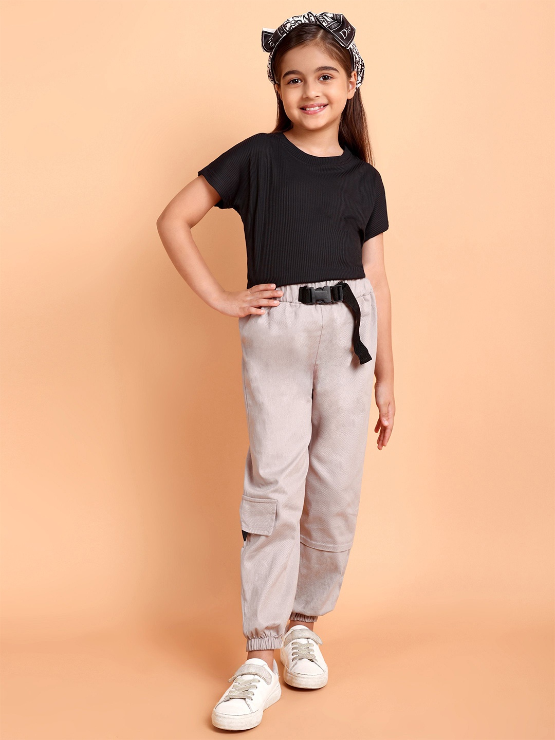 

YK Girls Round Neck Pure Cotton T-Shirt With Cargo Jogger, Black