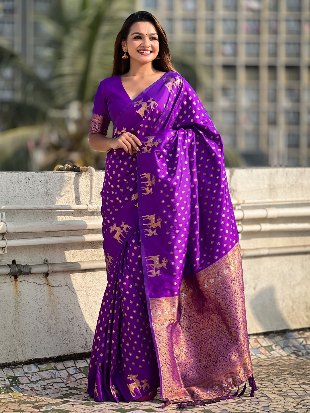 

Vintro Ethnic Motifs Woven Design Zari Pure Silk Saree, Purple