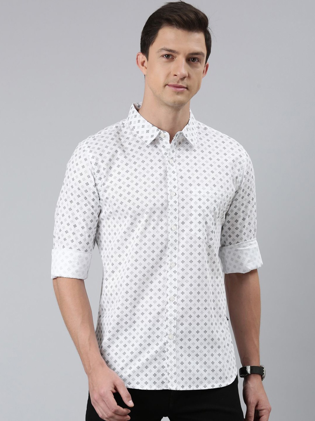 

Provogue Men Spread Collar Geometric Printed Cotton Casual Shirt, White