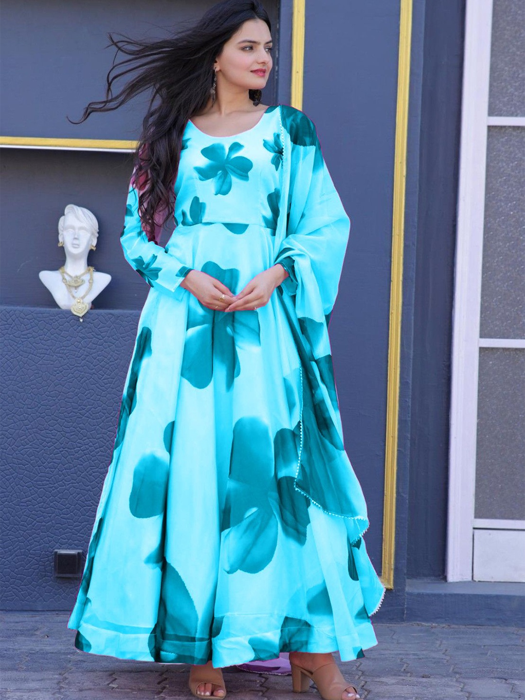

Raiyani Fashion Floral Printed Round Neck Fit And Flared Maxi Dress, Blue