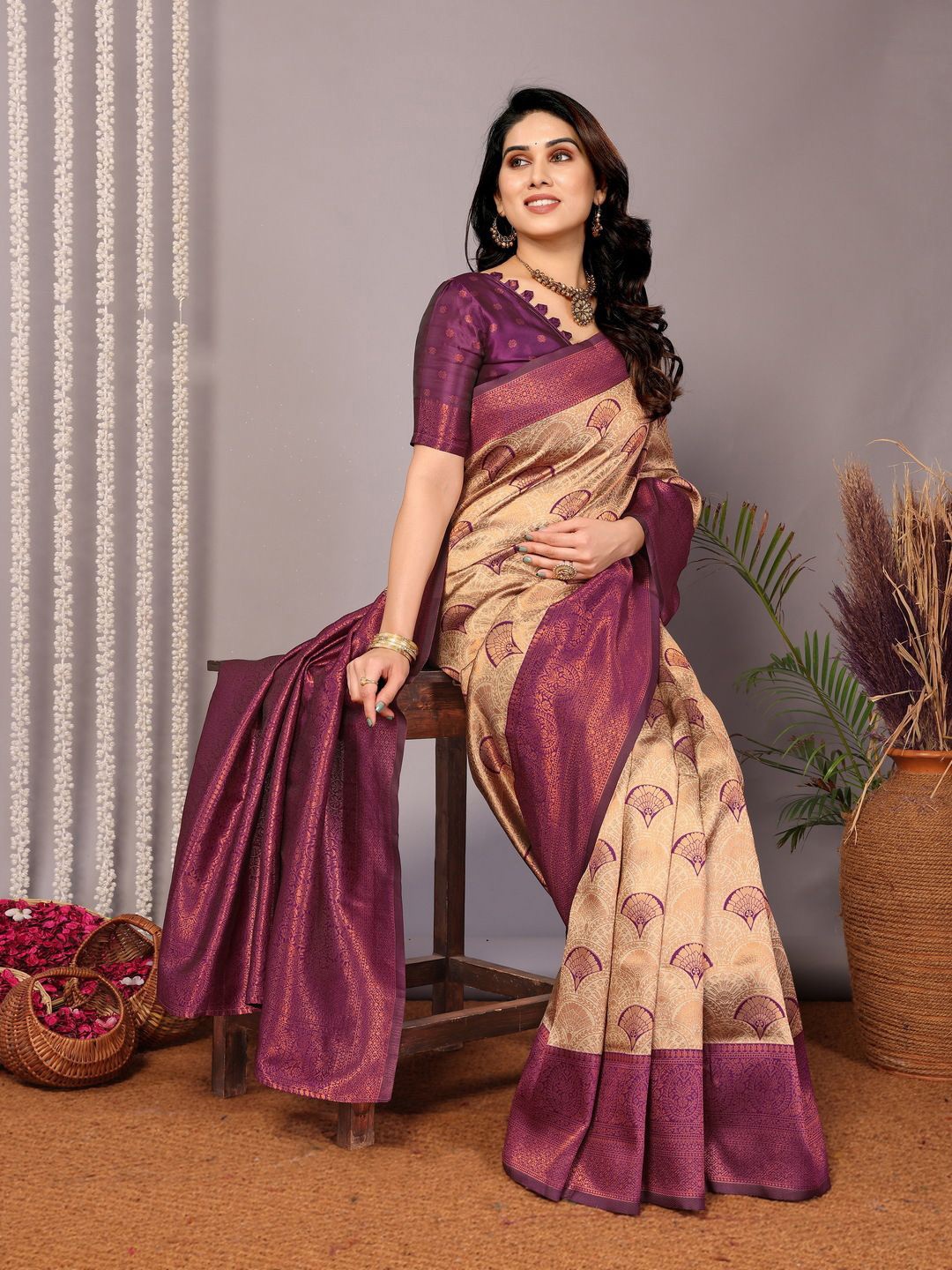 

DIVASTRI Woven Design Zari Silk Blend Banarasi Saree, Brown