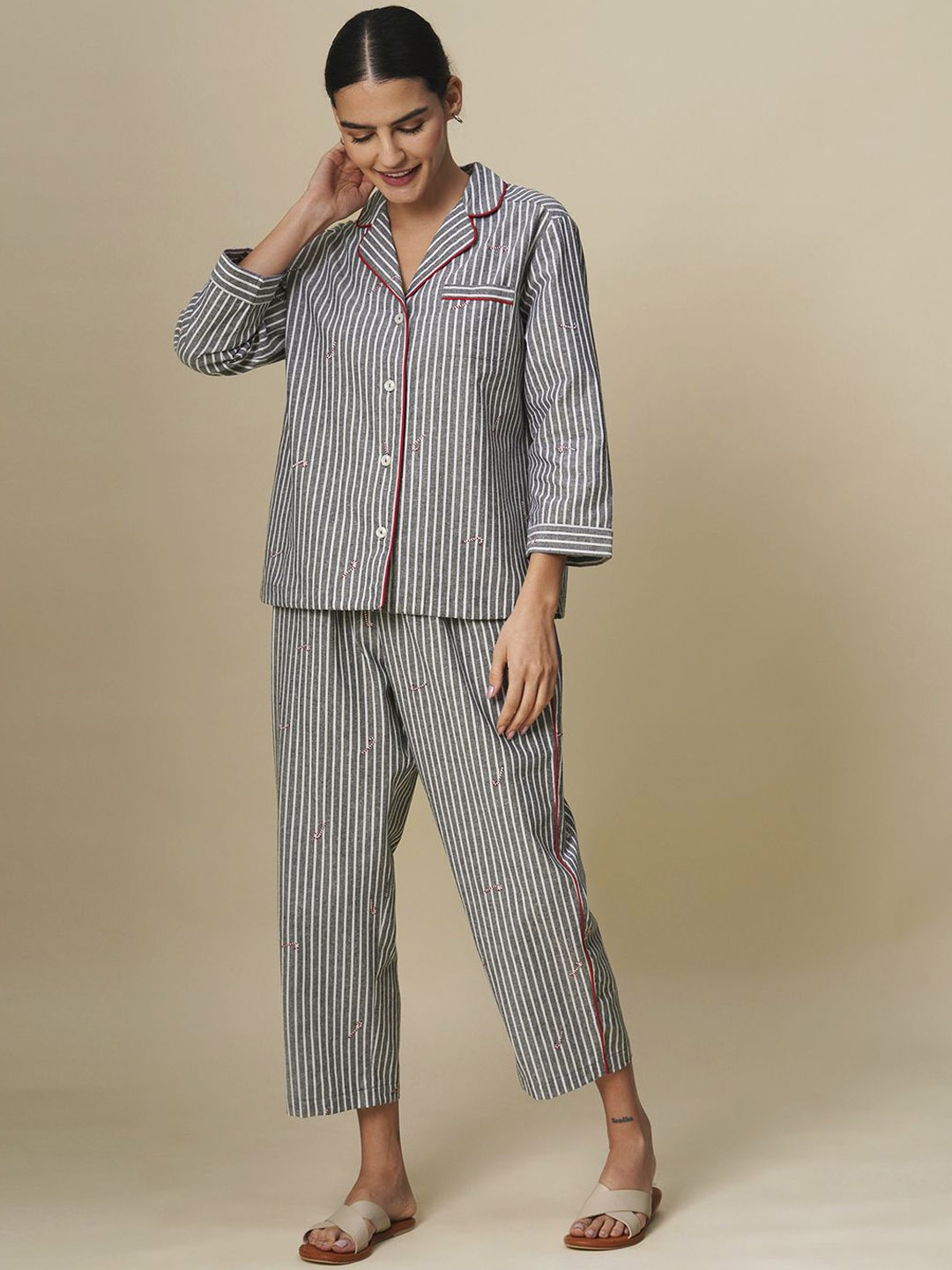 

Chemistry Women Striped Night suit, Black