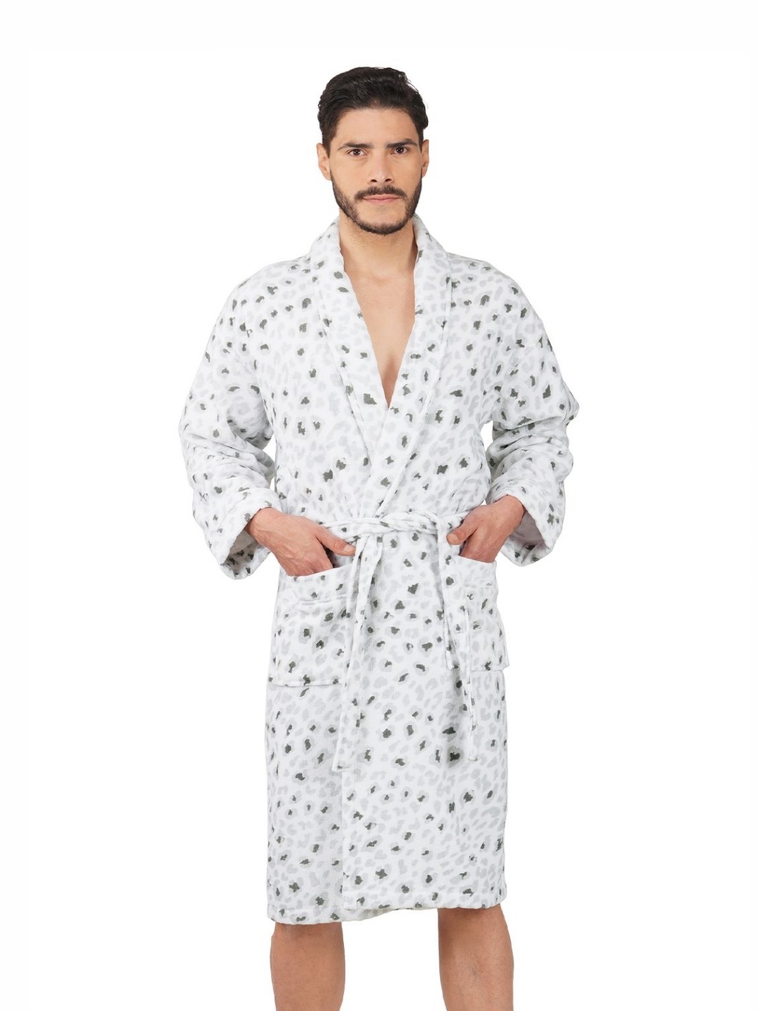 

Myntra Elegant Homes Grey Printed 500 GSM Cotton Shawl Collar BathRobe