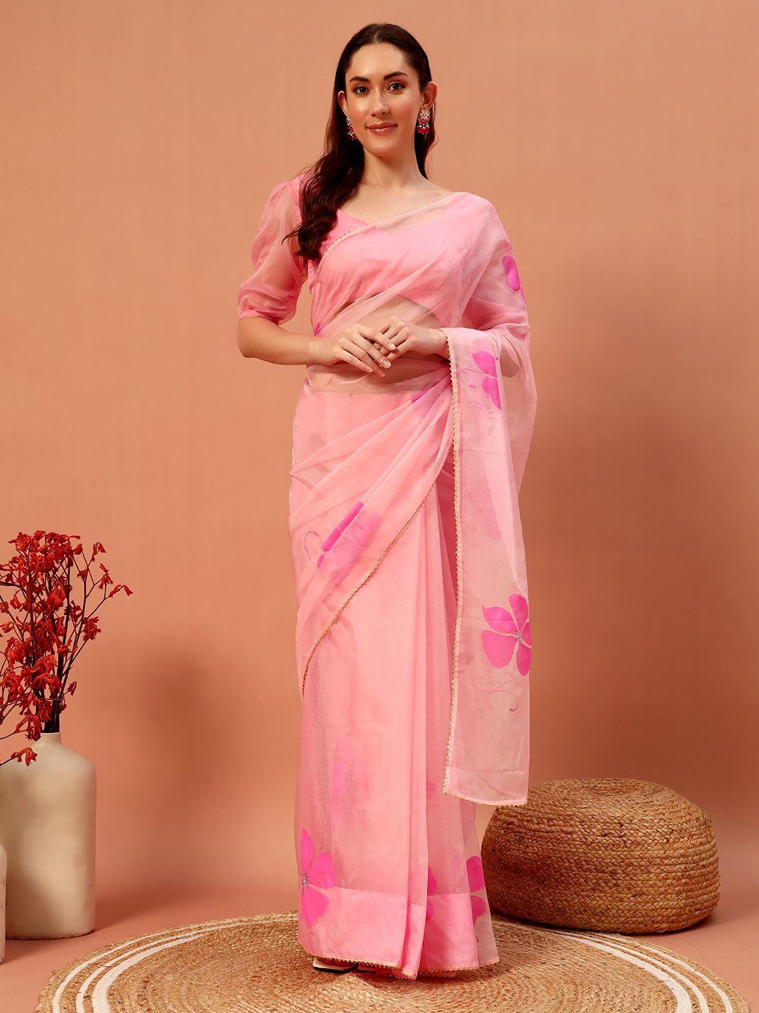 

Meeranshi Floral Printed Organza Saree, Pink