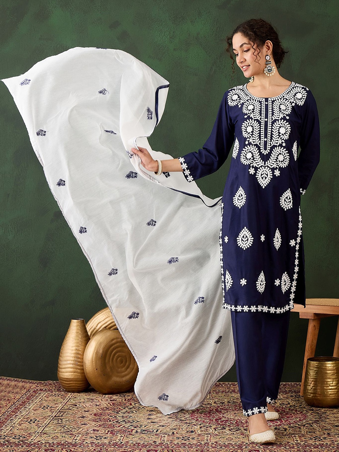 

HERE&NOW Floral Embroidered Straight Thread Work Kurta With Salwar And Dupatta, Navy blue