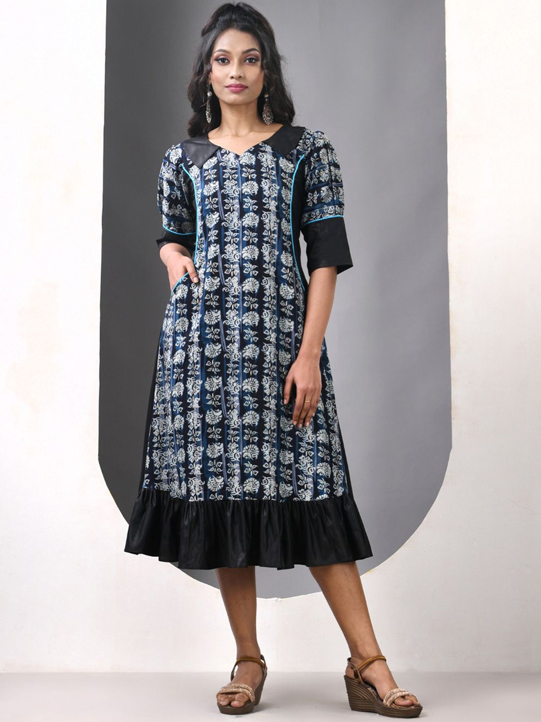 

Charukriti Printed Cotton A-line Ethnic Dress, Navy blue