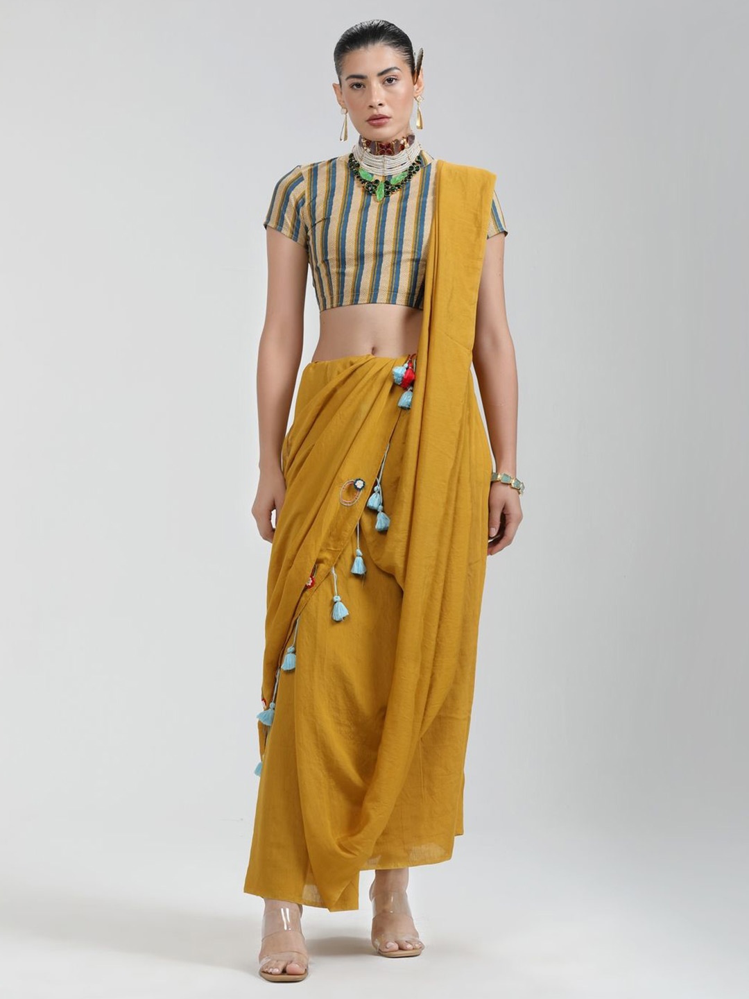 

Suha Saree With Blouse Piece, Yellow