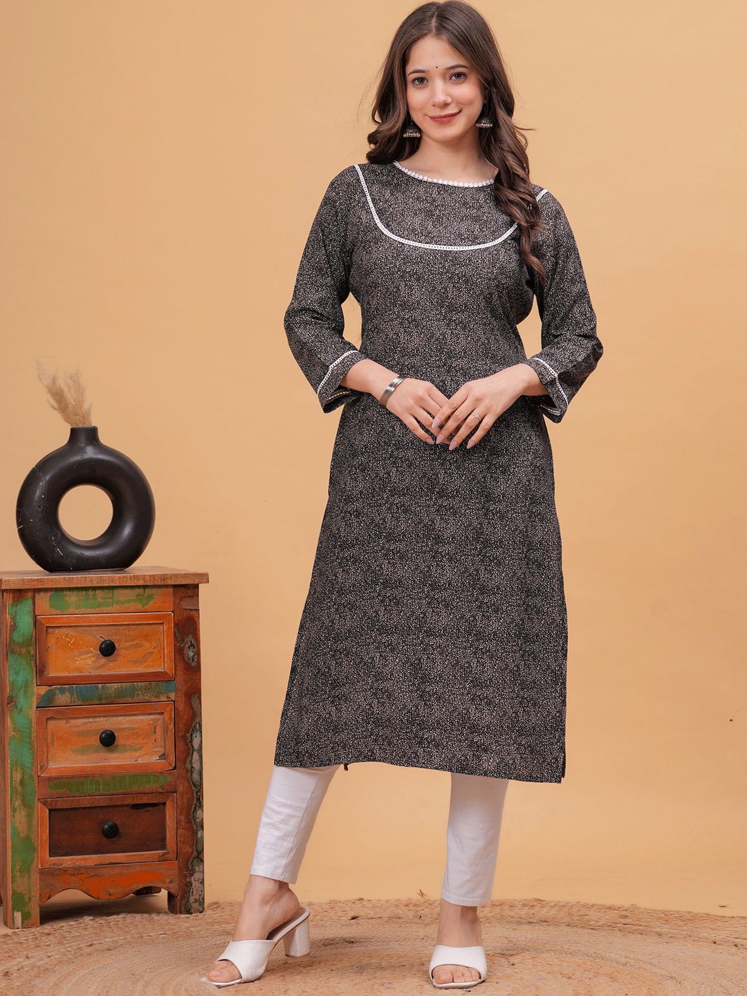 

DK FAB Women Ethnic Motifs Printed Asymmetric Kurta, Black