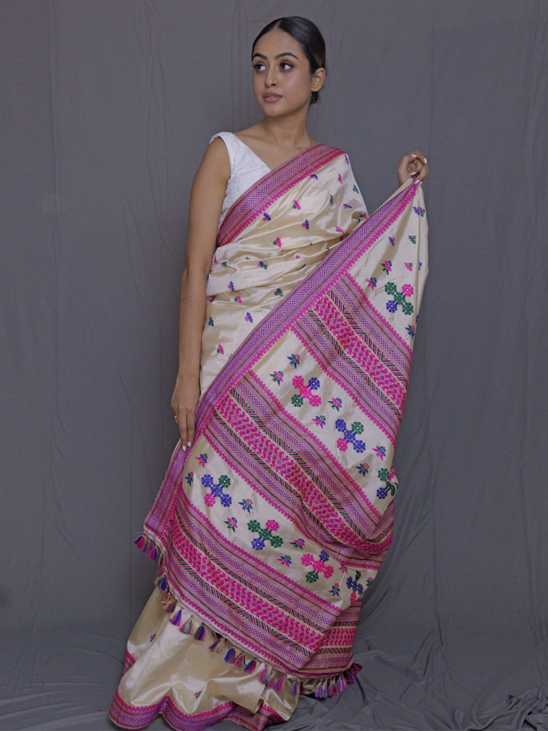 

Mayuri Silk Woven Design Tussar Saree, Cream