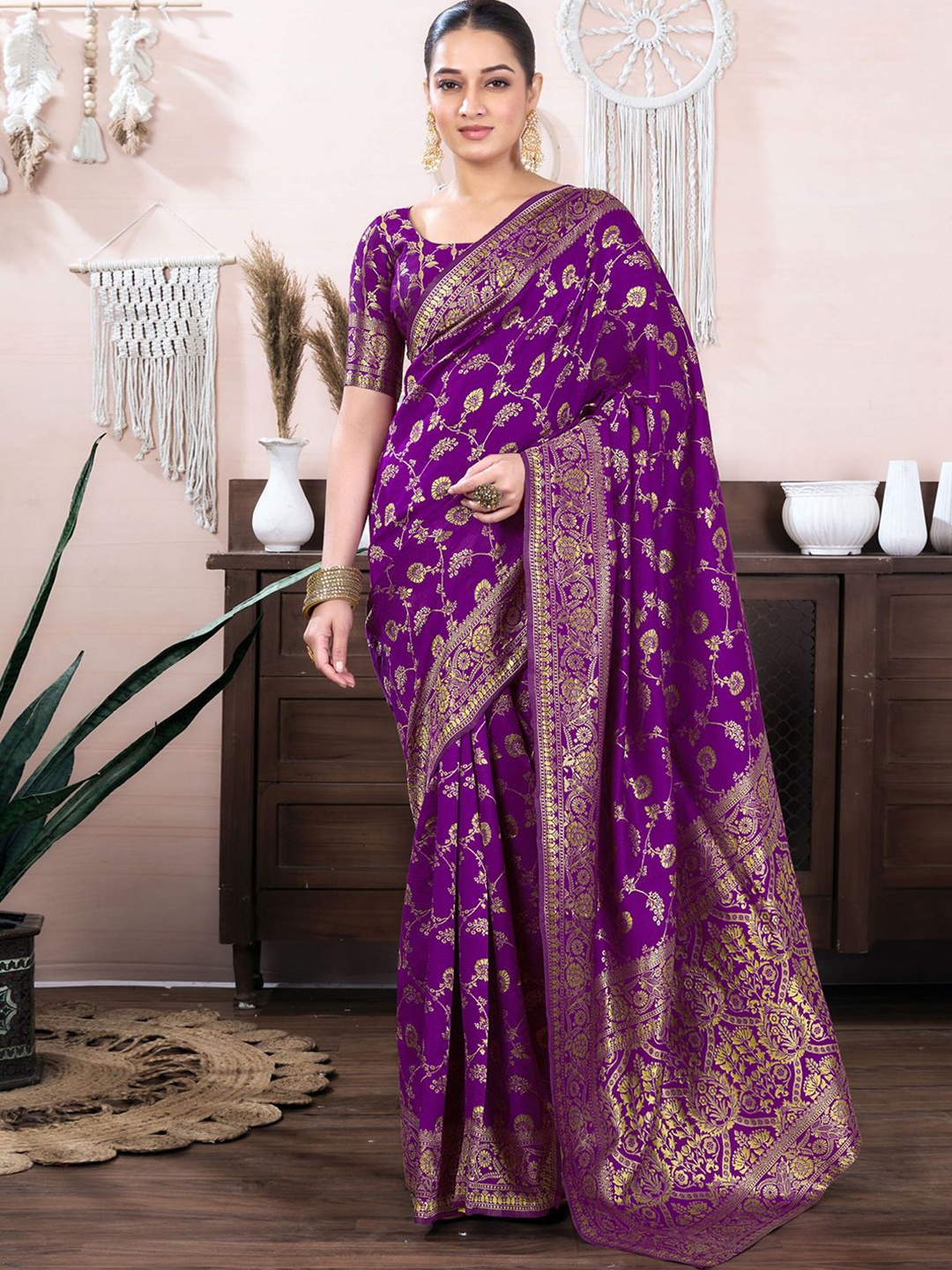 

KALINI Woven Design Zari Silk Blend Banarasi Saree, Magenta