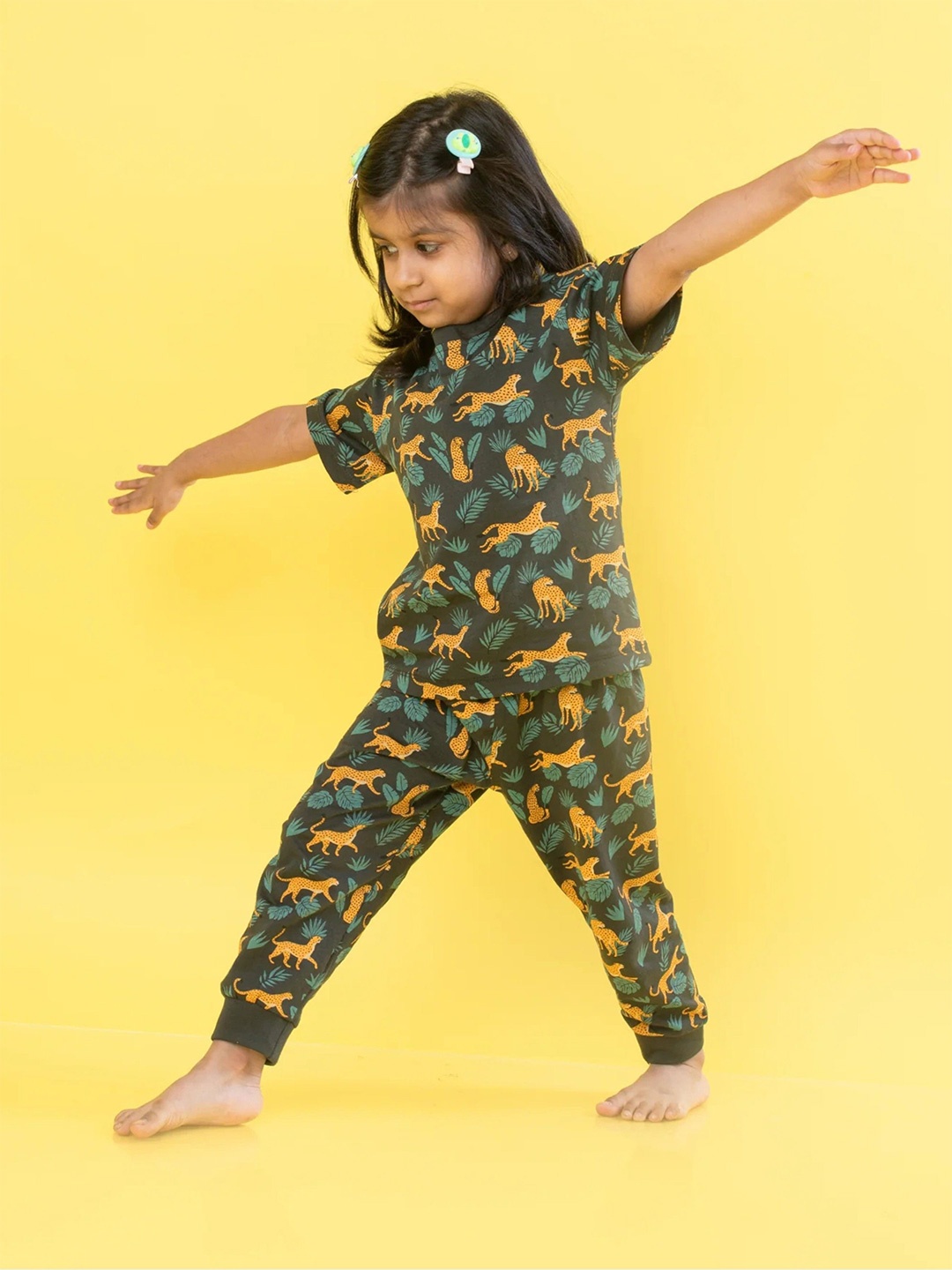 

Orange Sugar Kids Printed T-shirt With Pyjama, Green
