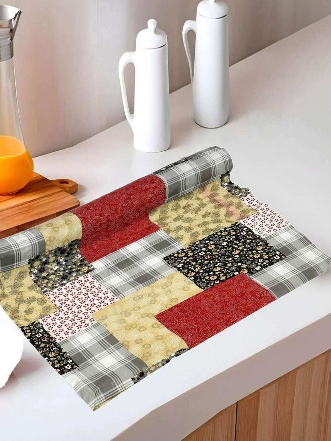 

REVEXO Grey & Red Printed Water-Resistant Shelf Liner
