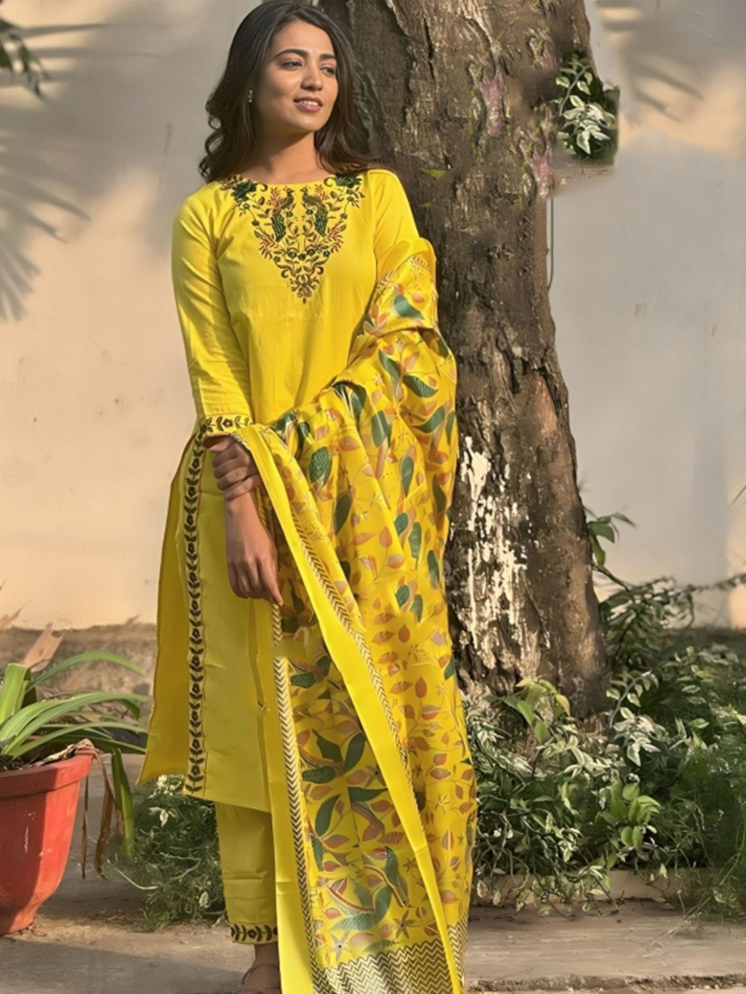 

DIVASTRI Floral Embroidered Round Neck Pure Cotton Straight Kurta With Trousers & Dupatta, Yellow