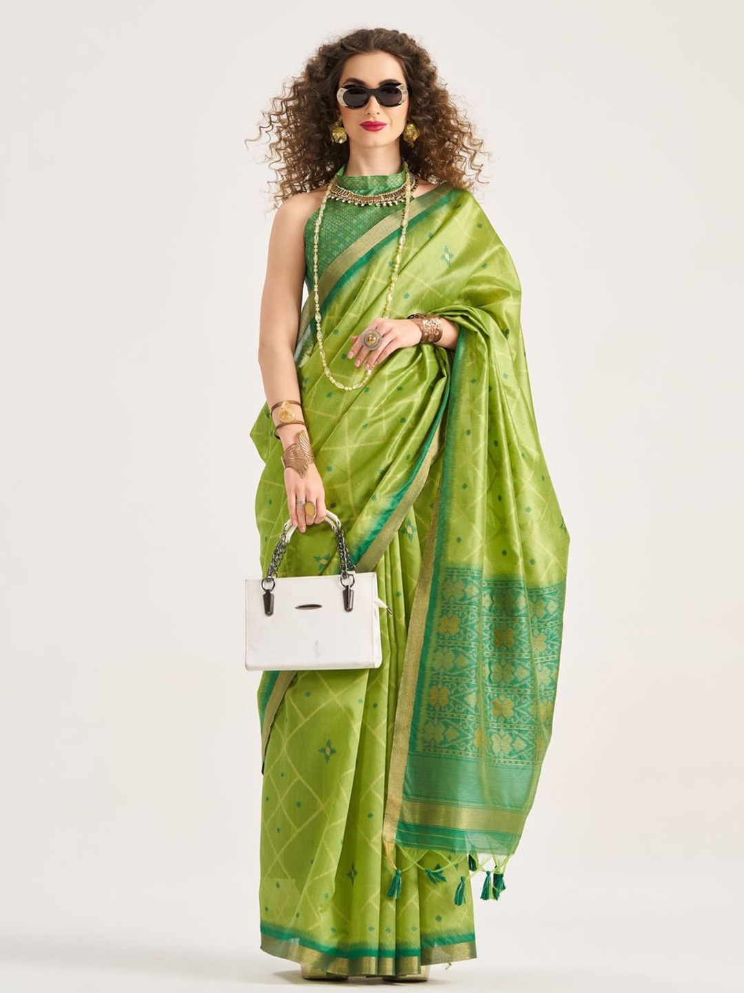 

Suha Woven Design Zari Art Silk Saree, Green