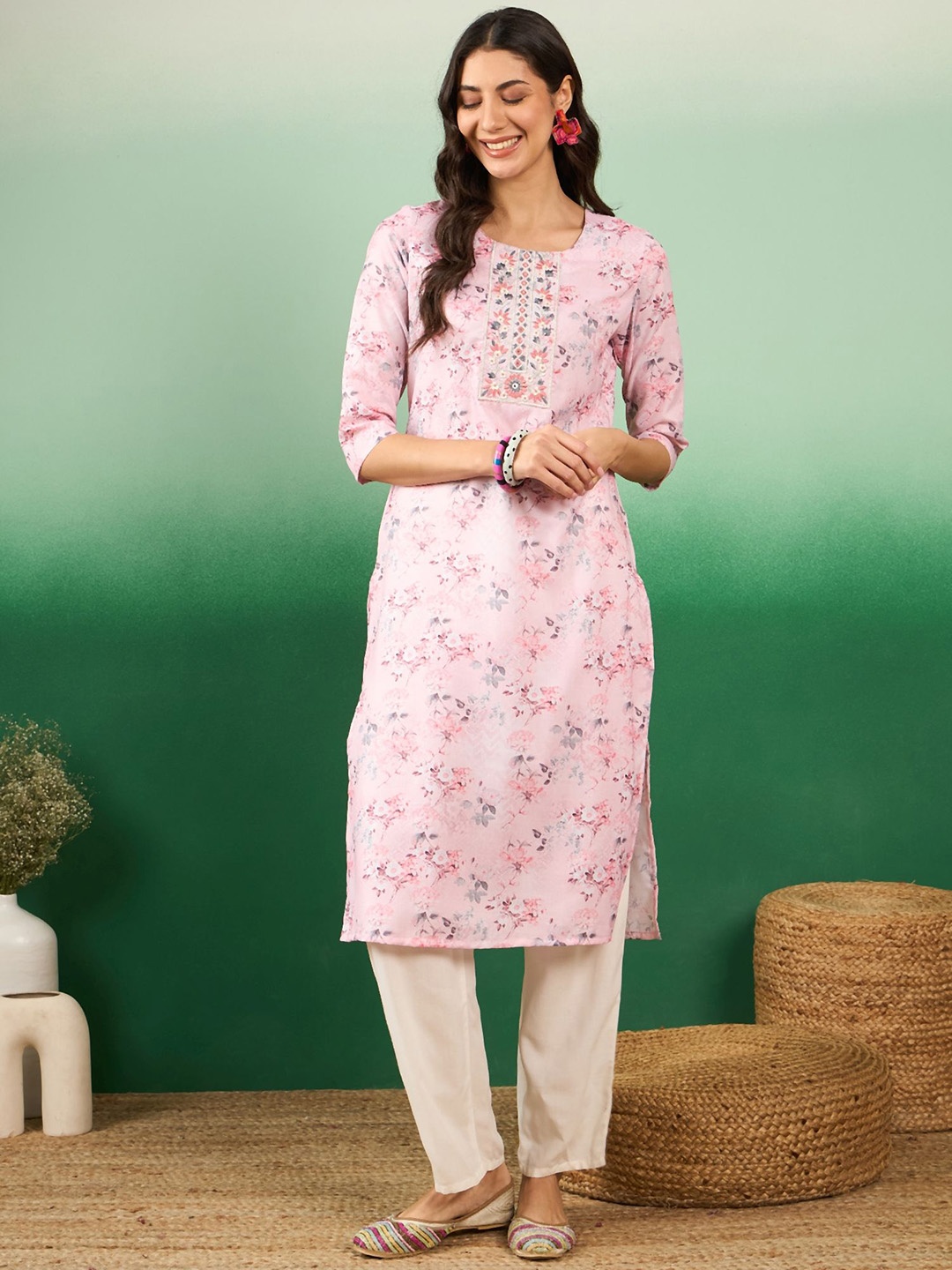 

Sangria Floral Printed Thread Work Straight Kurta, Pink