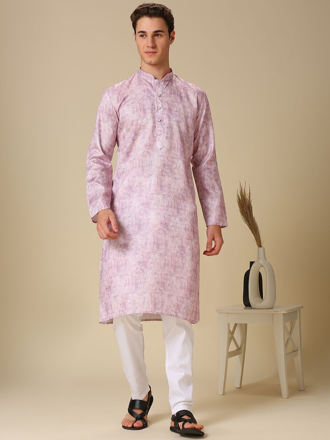 

RAJUBHAI HARGOVINDAS Abstract Printed Mandarin Collar Straight Kurta, Pink