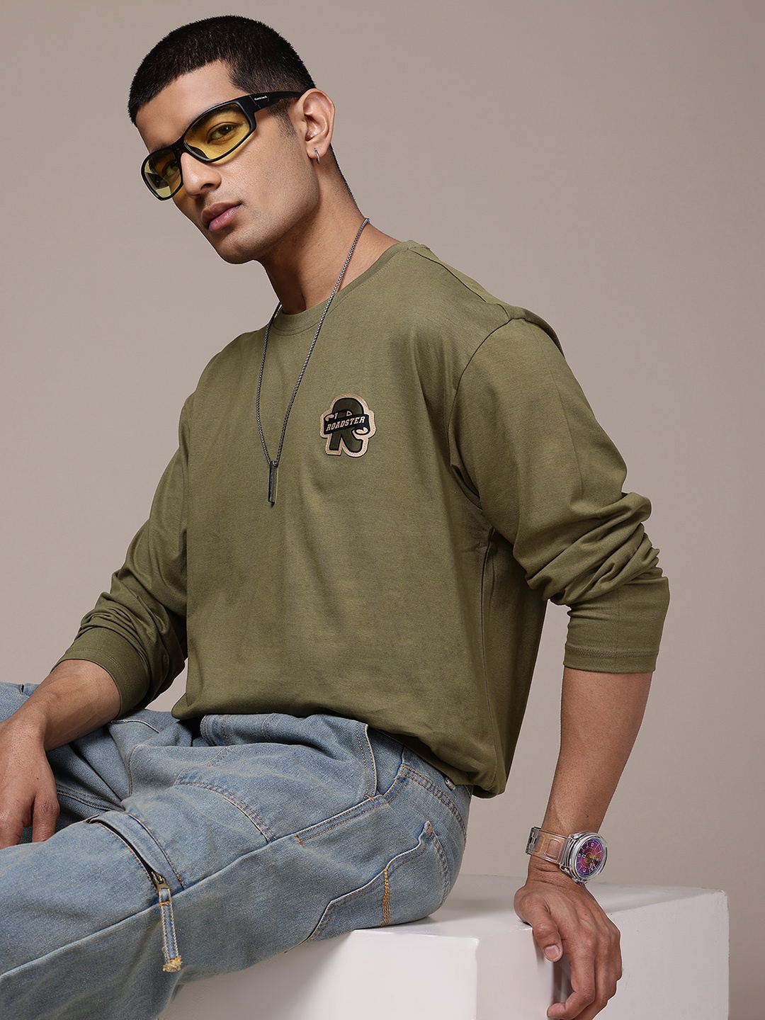 

The Roadster Lifestyle Co. Men Pure Cotton Relaxed Fit T-shirt, Olive