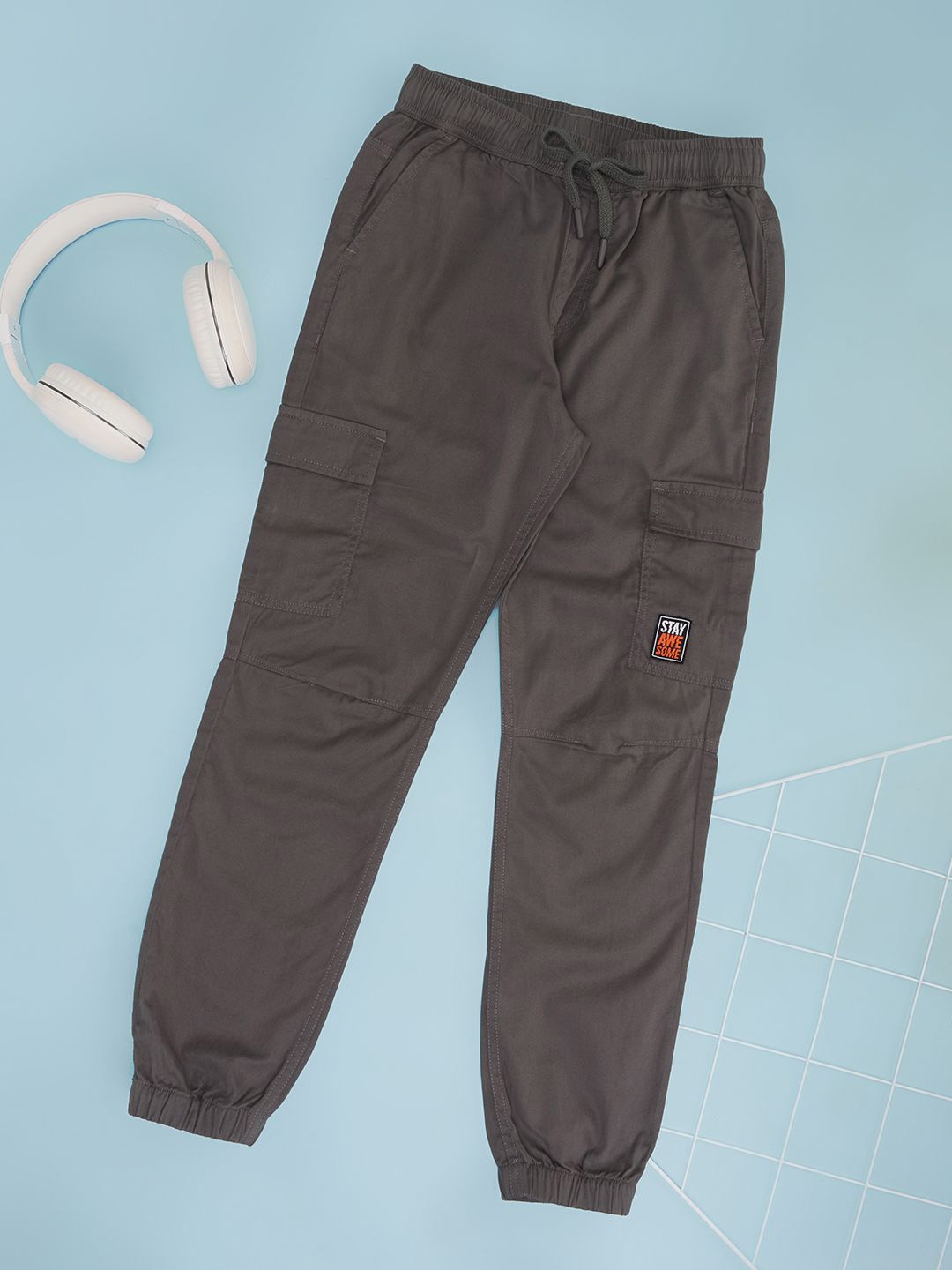 

Pantaloons Junior Boys Regular Fit Cargos Trousers, Green