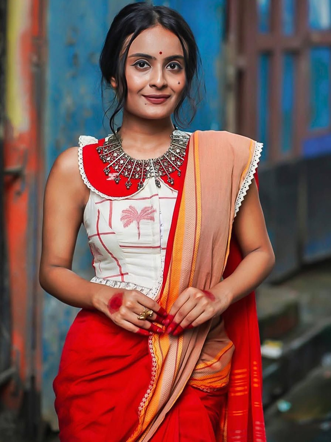 

MONRI Traditional Sleeveless Saree Blouse, White