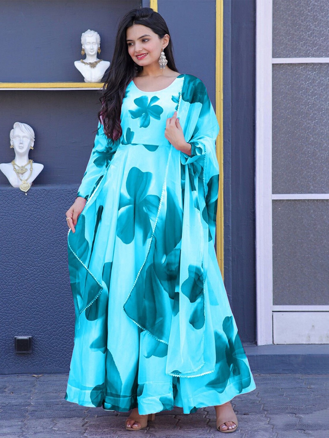

Krunal Raiyani Floral Printed Maxi Dress With Dupatta, Blue
