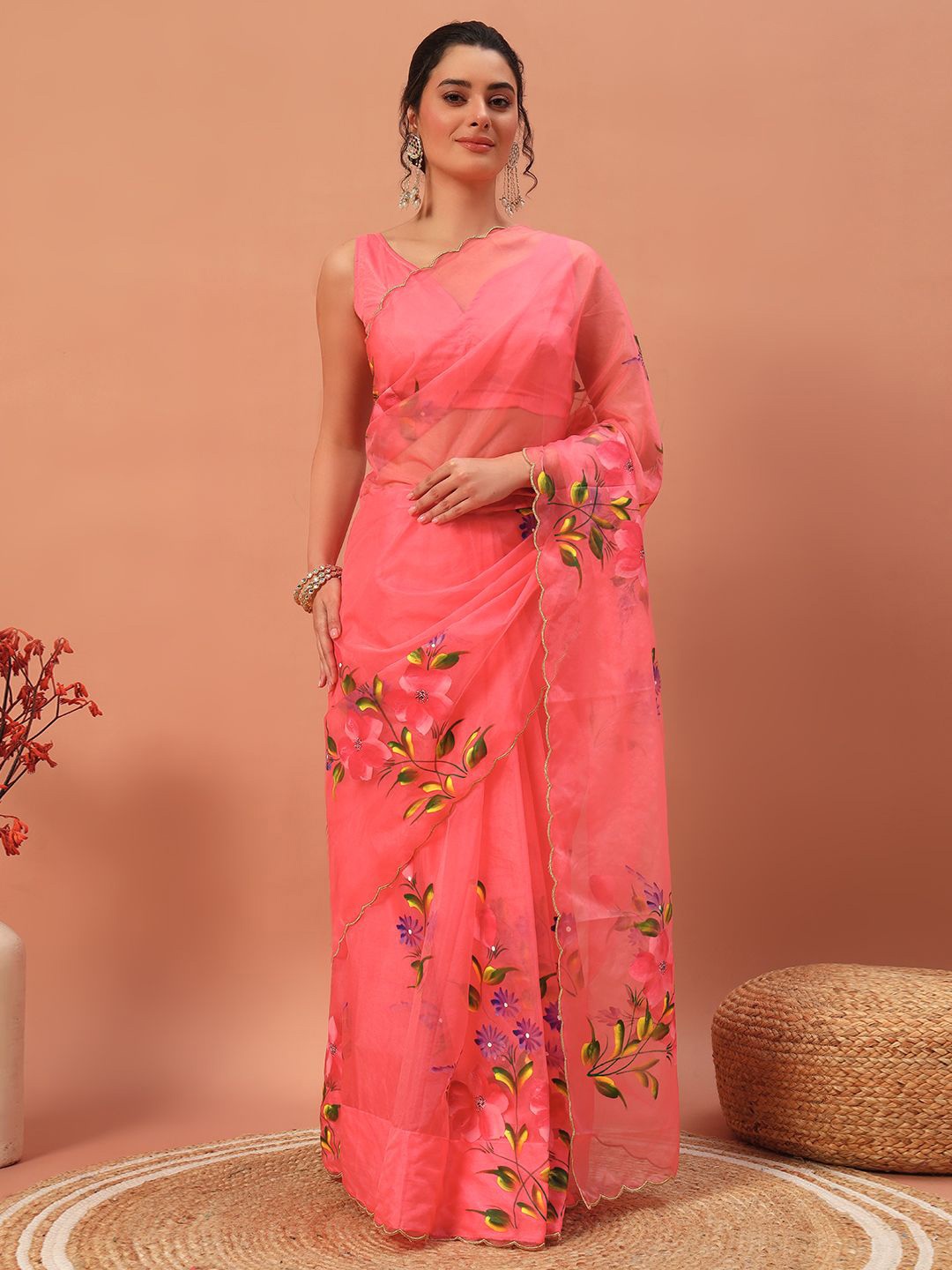

Meeranshi Floral Printed Saree, Pink