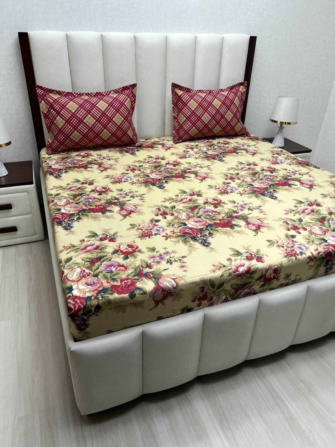 

Pure Decor Beige & Purple Floral 260 TC King Bedsheet with 2 Pillow Covers