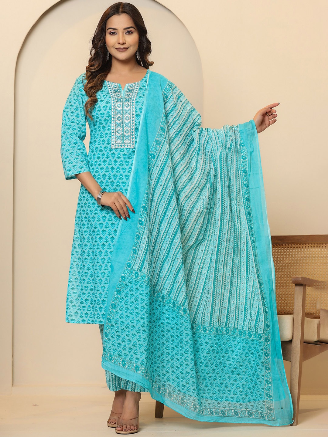 

PRIVIE Floral Printed Regular Pure Cotton Straight Kurta with Trousers & Dupatta, Blue