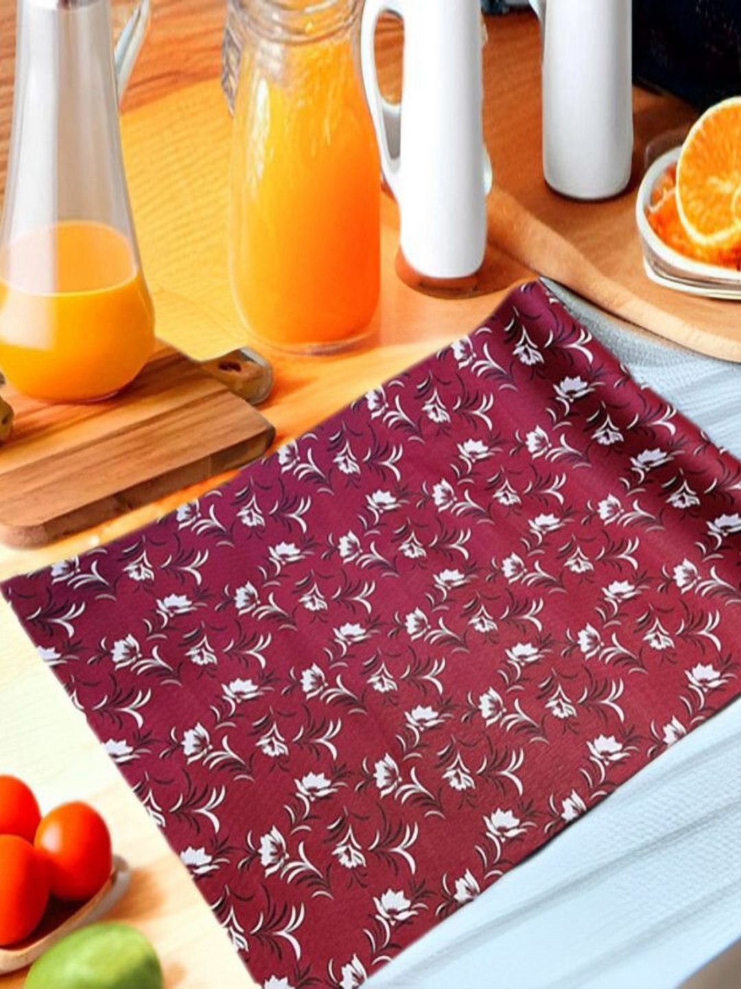 

REVEXO Maroon & White Printed Water-Resistant Shelf Liner
